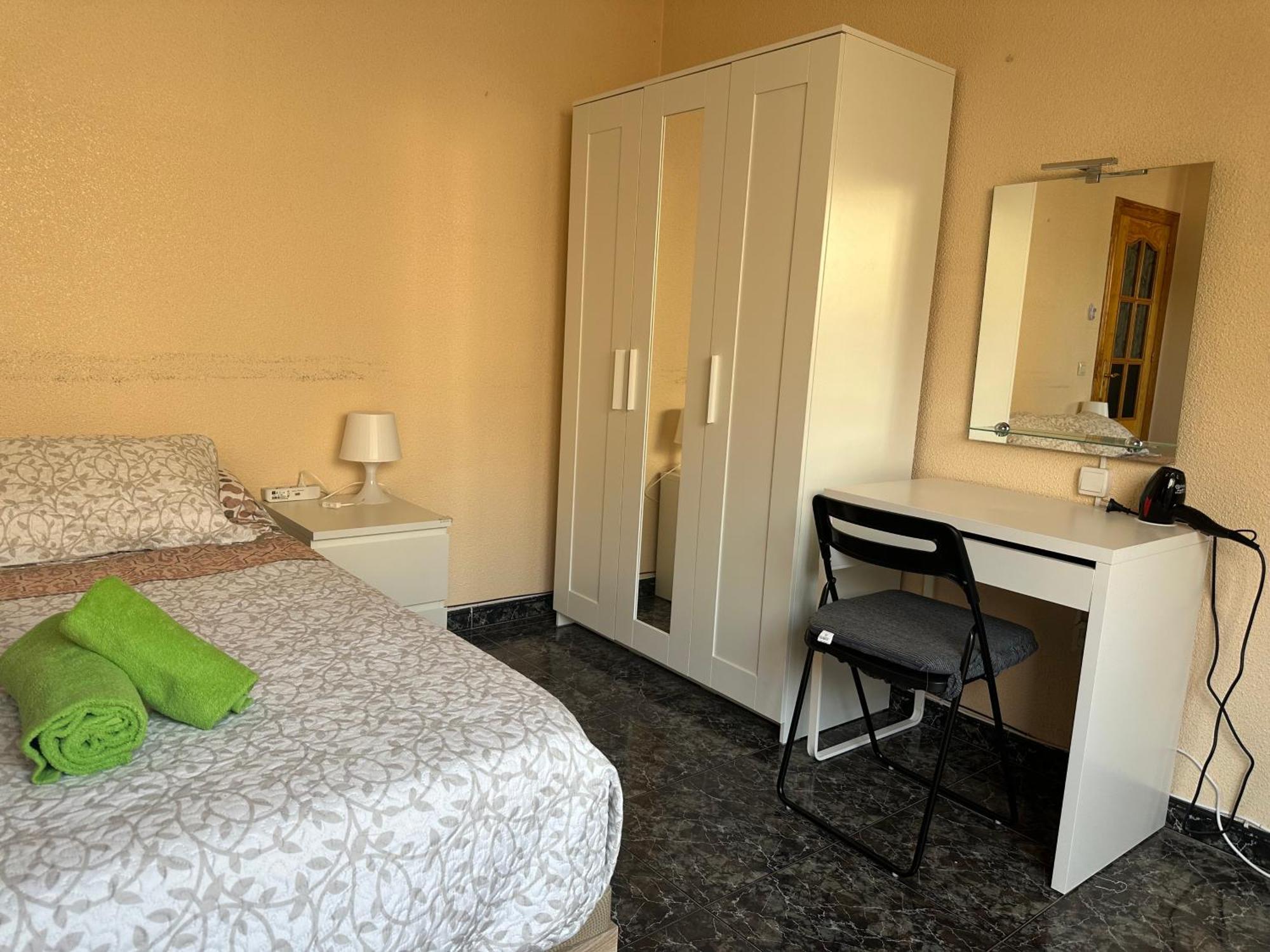 Almeria Centro Habitacion Privada En Apartamento Compartido Zewnętrze zdjęcie