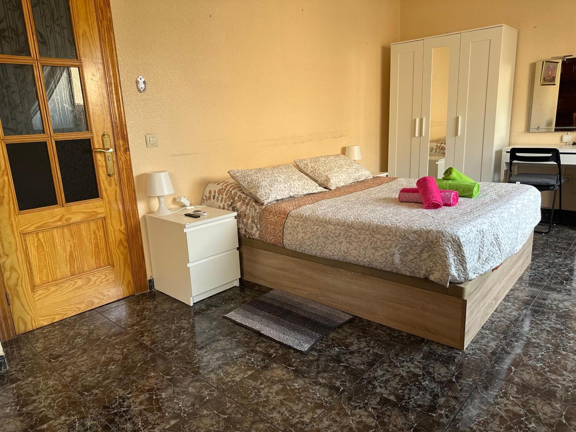 Almeria Centro Habitacion Privada En Apartamento Compartido Zewnętrze zdjęcie