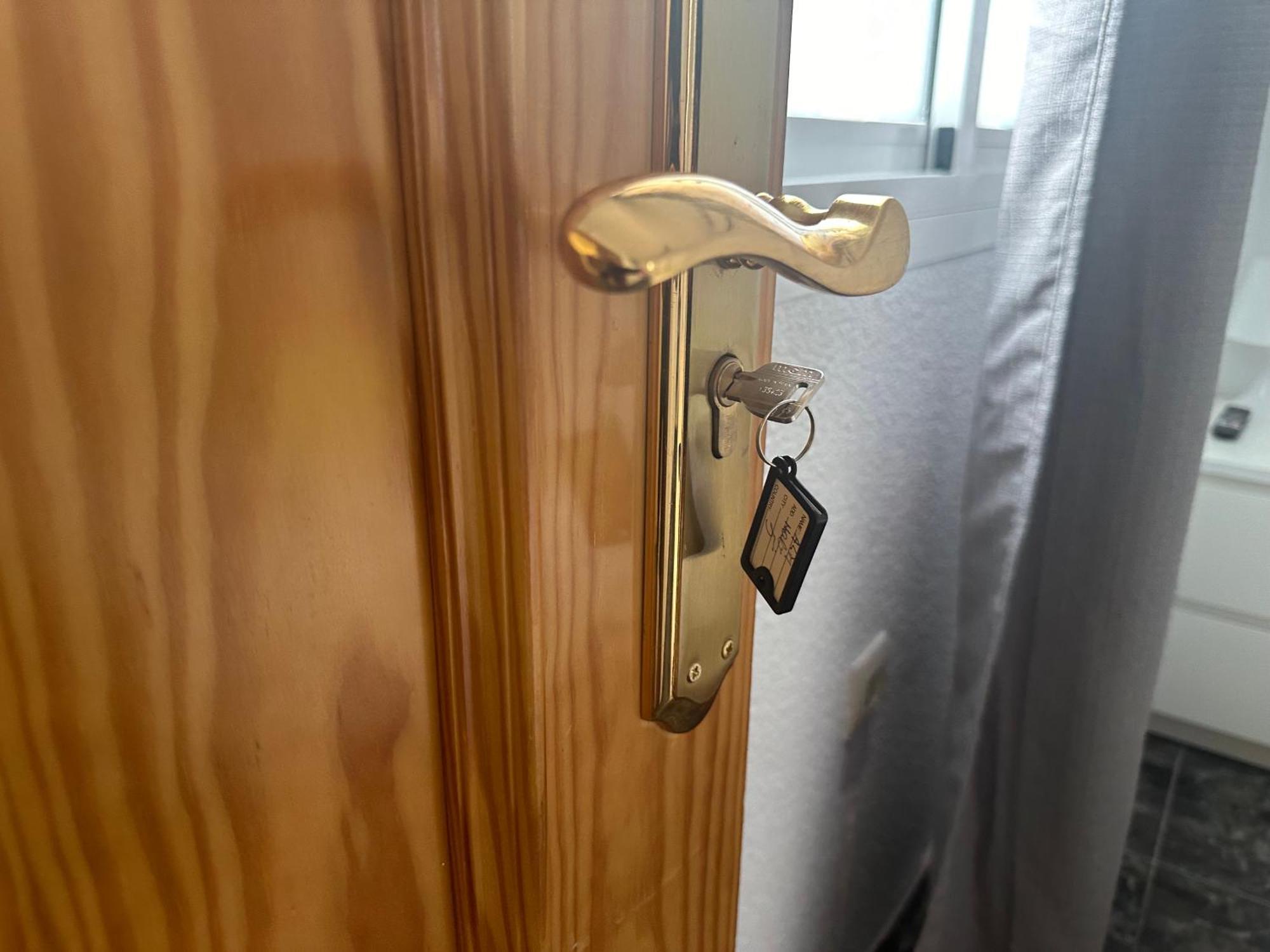 Almeria Centro Habitacion Privada En Apartamento Compartido Zewnętrze zdjęcie