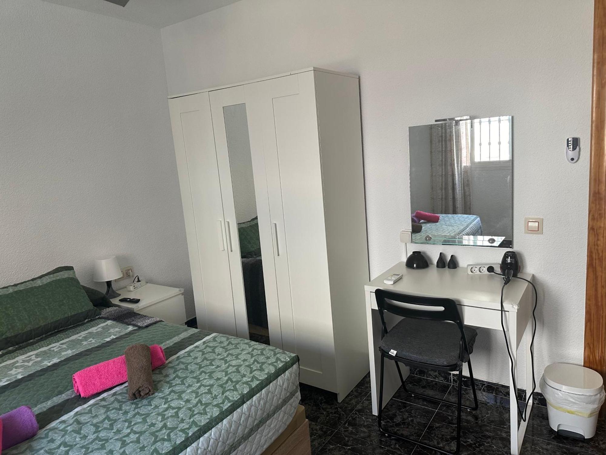 Almeria Centro Habitacion Privada En Apartamento Compartido Zewnętrze zdjęcie