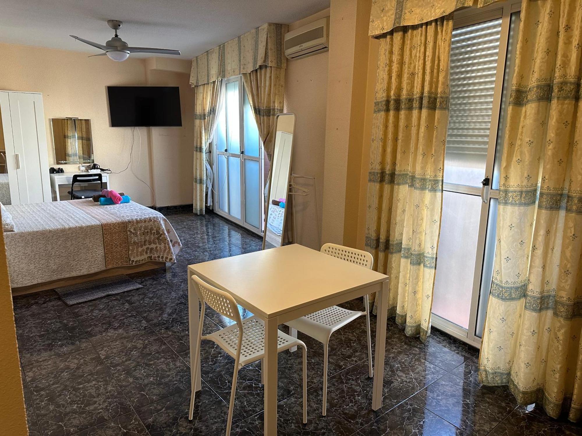 Almeria Centro Habitacion Privada En Apartamento Compartido Zewnętrze zdjęcie