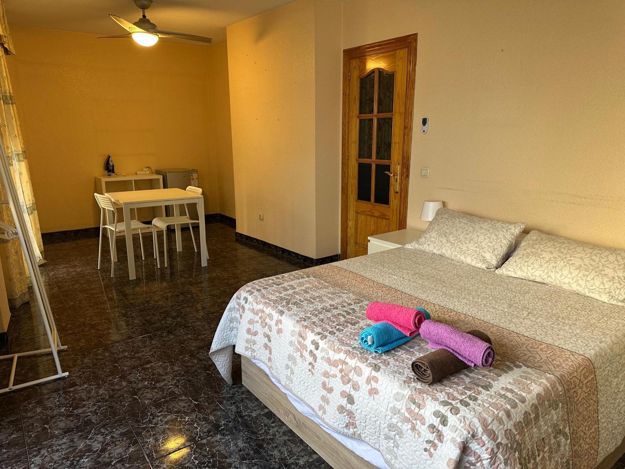 Almeria Centro Habitacion Privada En Apartamento Compartido Zewnętrze zdjęcie