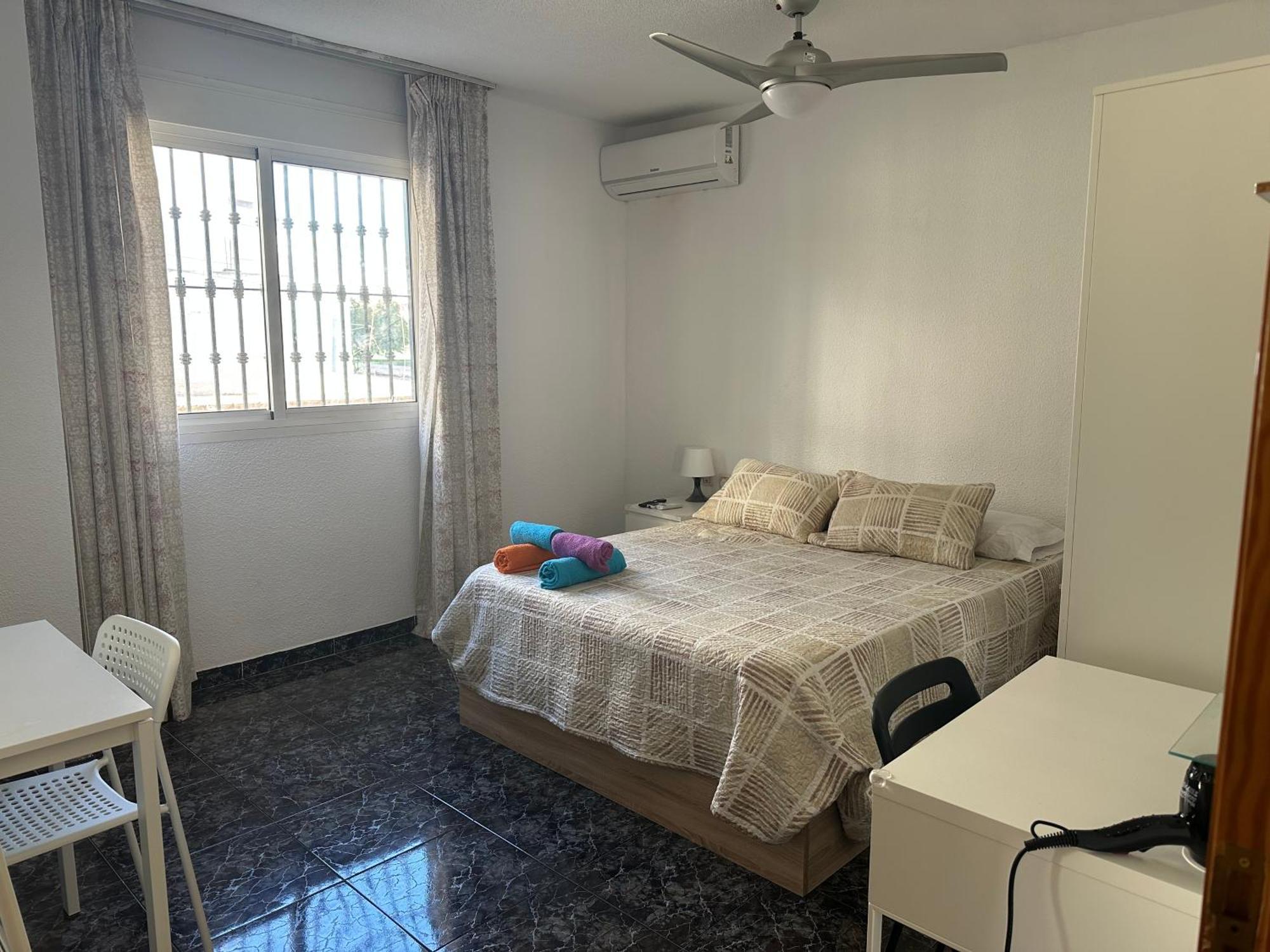 Almeria Centro Habitacion Privada En Apartamento Compartido Zewnętrze zdjęcie